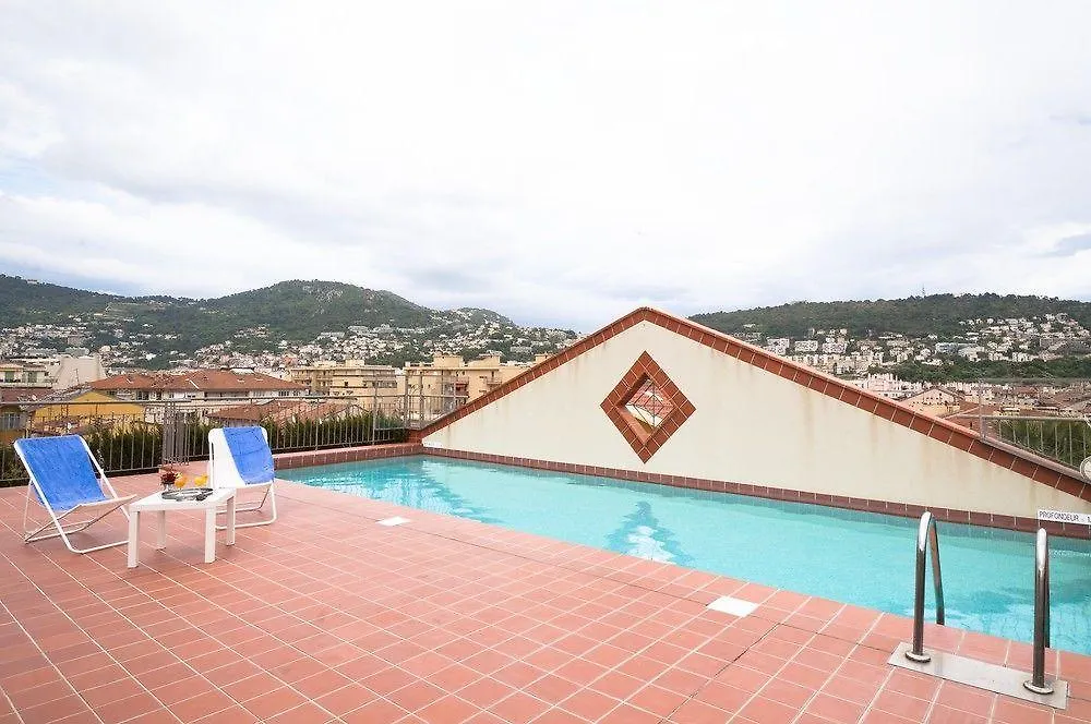 Aparthotel Adagio Access Nice Garibaldi 2*,