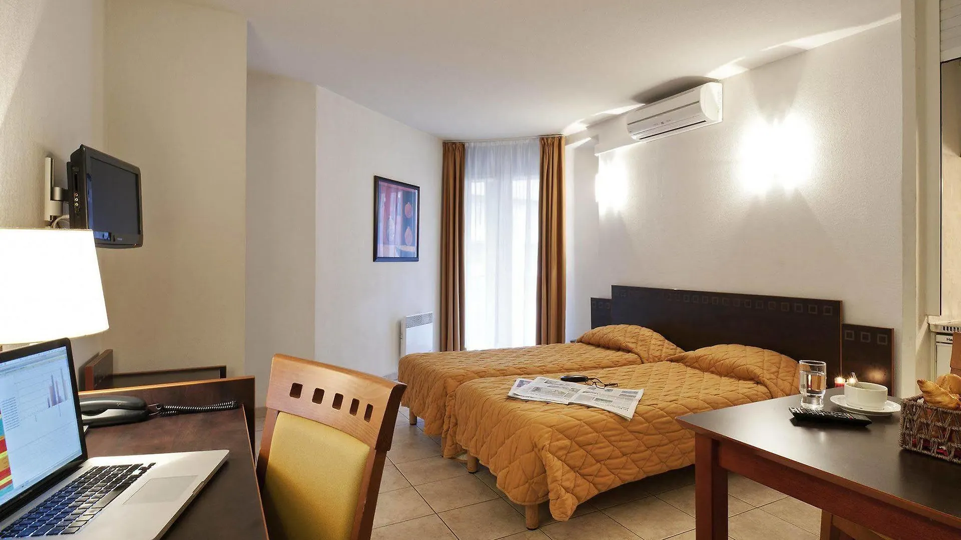 Aparthotel Adagio Access Nice Garibaldi 2*,