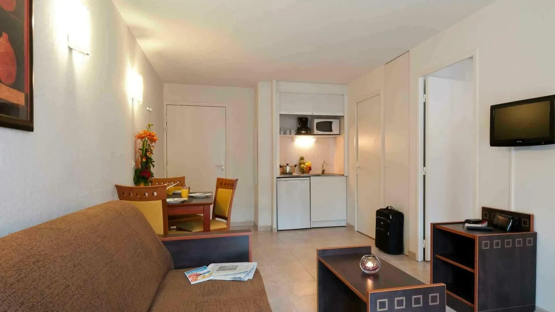 Aparthotel Adagio Access Nice Garibaldi 2*,